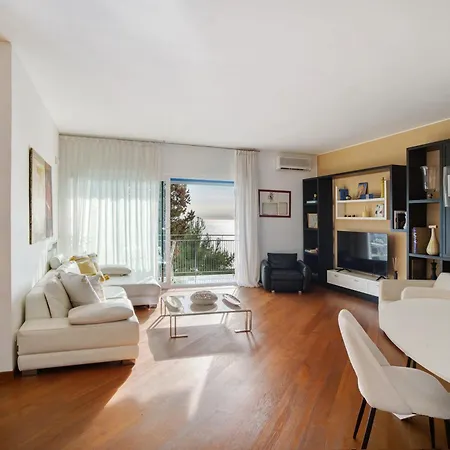 Mamariviera Holidays شقة